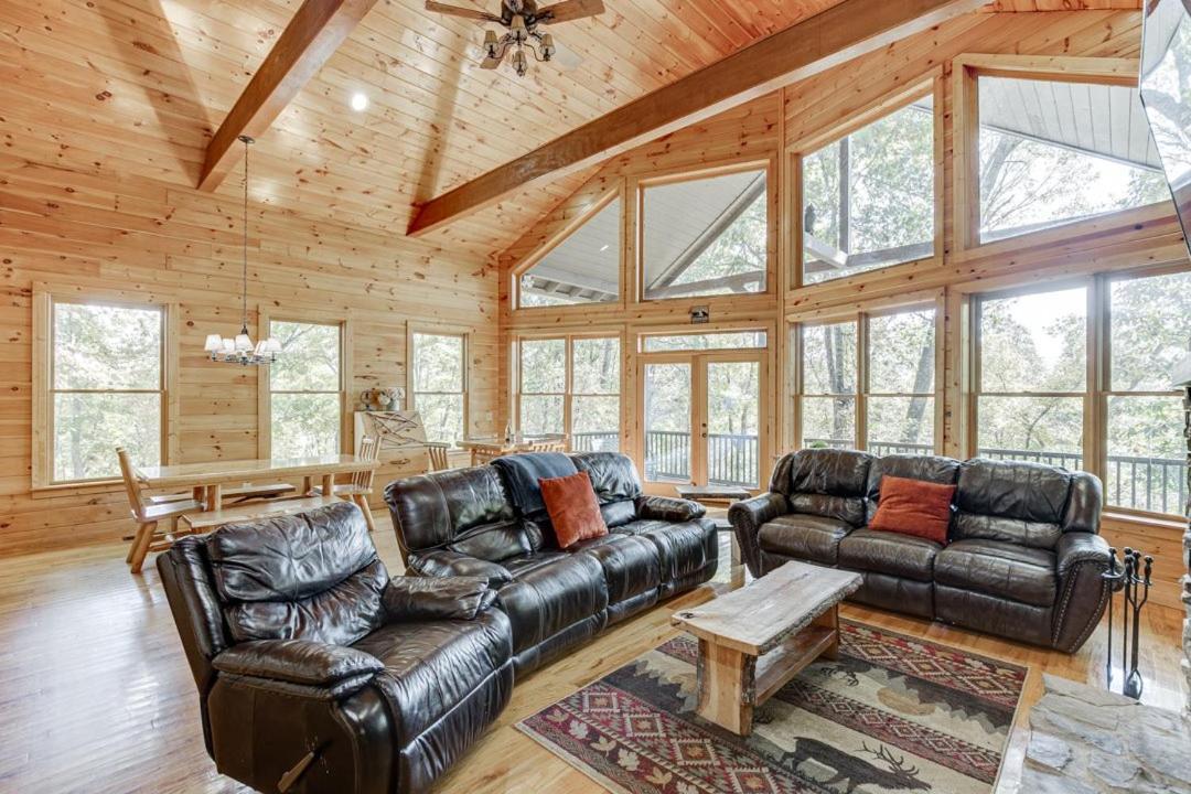 Deluxe Cabin For Groups Near Helen W Hot Tub 科尼利亚 外观 照片