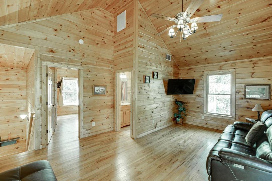 Deluxe Cabin For Groups Near Helen W Hot Tub 科尼利亚 外观 照片