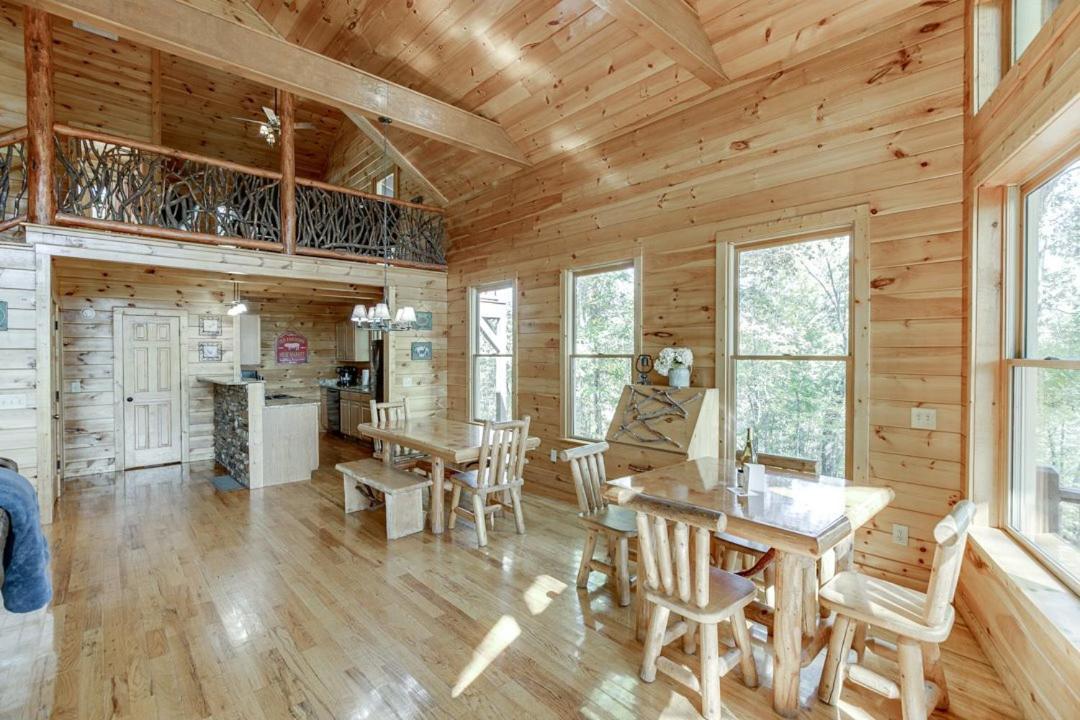 Deluxe Cabin For Groups Near Helen W Hot Tub 科尼利亚 外观 照片