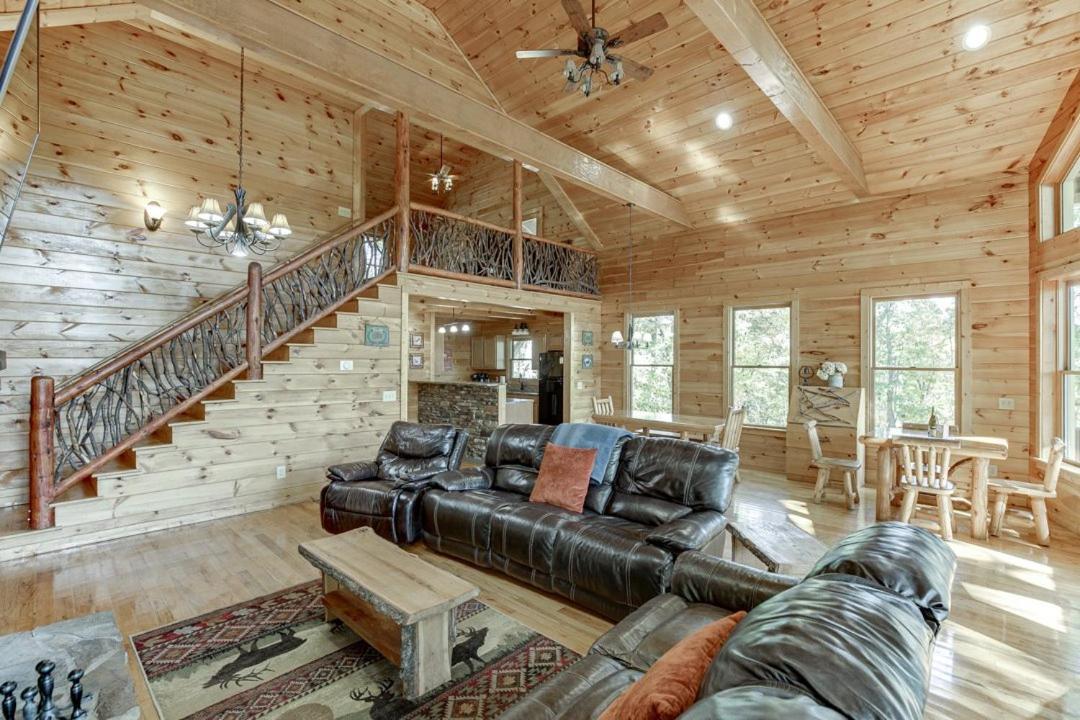 Deluxe Cabin For Groups Near Helen W Hot Tub 科尼利亚 外观 照片