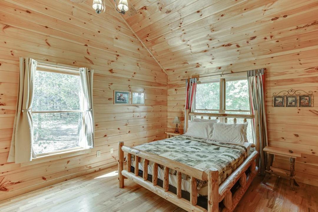 Deluxe Cabin For Groups Near Helen W Hot Tub 科尼利亚 外观 照片